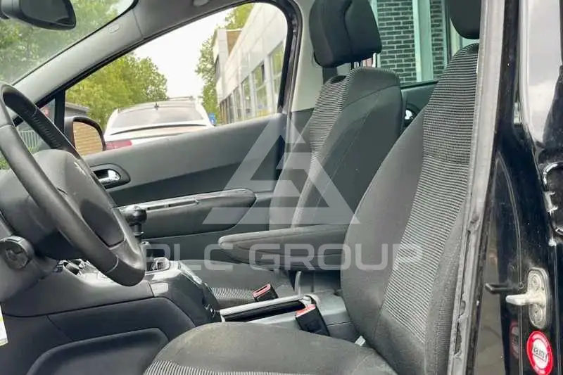 2012 Peugeot 5008