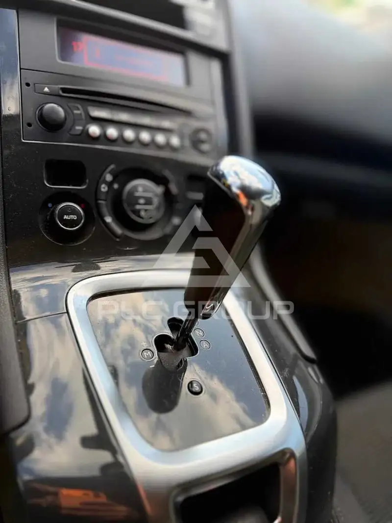 2012 Peugeot 5008