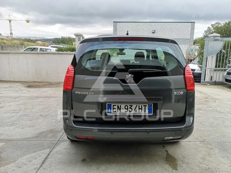2012 Peugeot 5008
