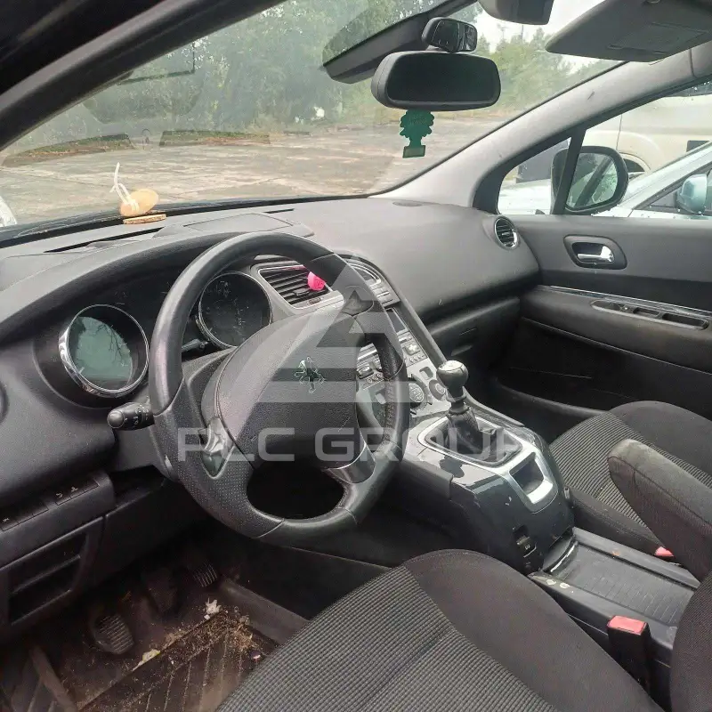 2012 Peugeot 5008