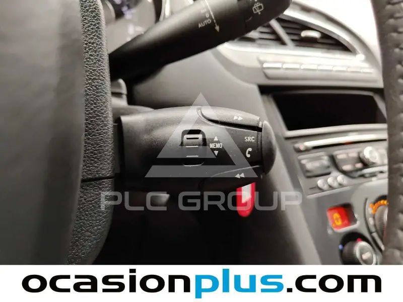 2012 Peugeot 5008