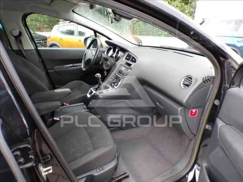 2012 Peugeot 5008