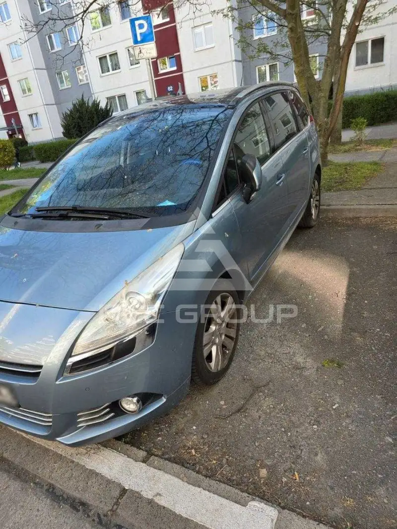 2012 Peugeot 5008