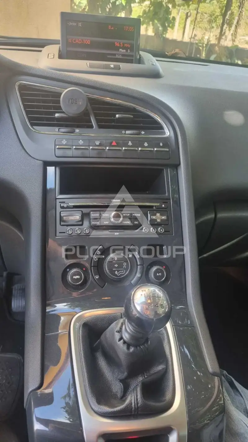 2012 Peugeot 5008