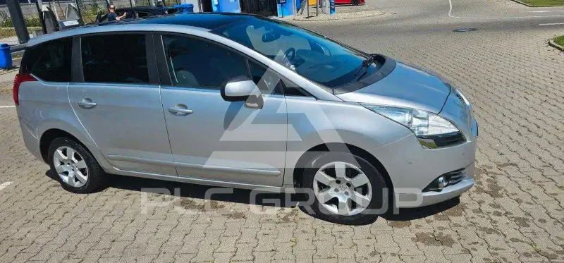 2012 Peugeot 5008