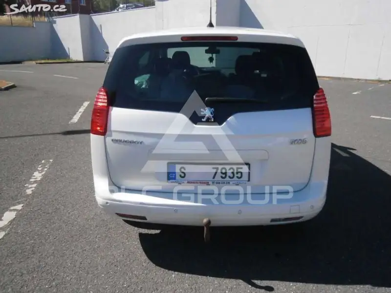 2012 Peugeot 5008