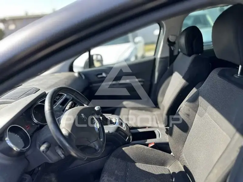 2012 Peugeot 5008
