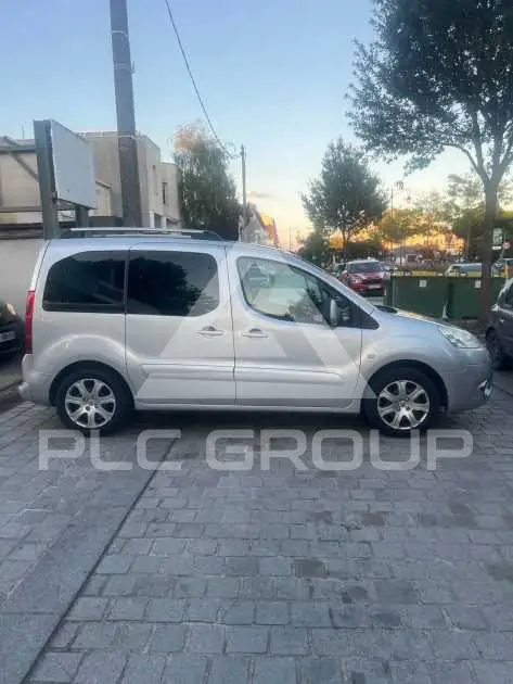 2012 Peugeot Partner