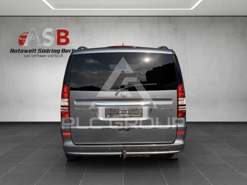 2012 Mercedes Benz Viano