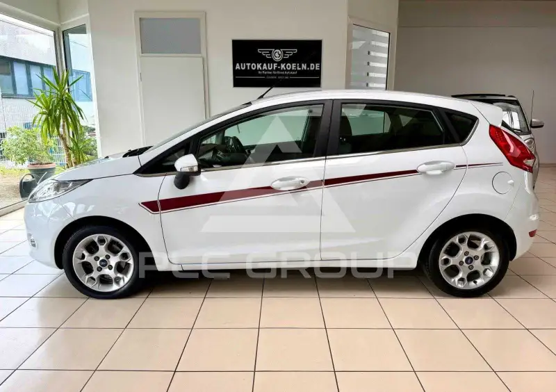 2012 Ford FIESTA