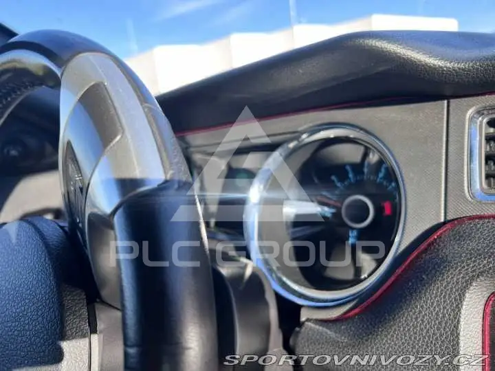 2012 Ford MUSTANG