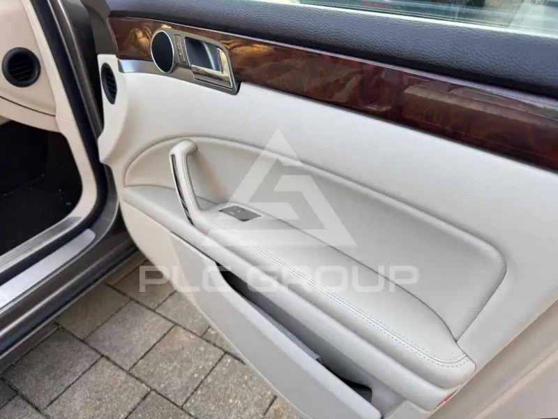 2012 Volkswagen PHAETON
