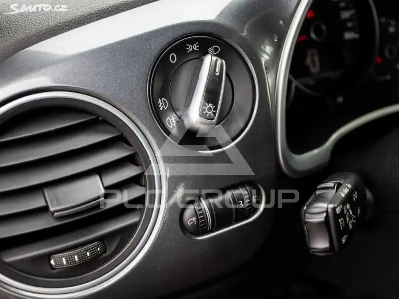 2012 Volkswagen BEETLE