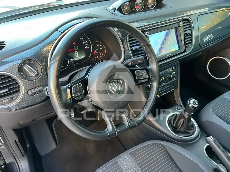 2012 Volkswagen BEETLE
