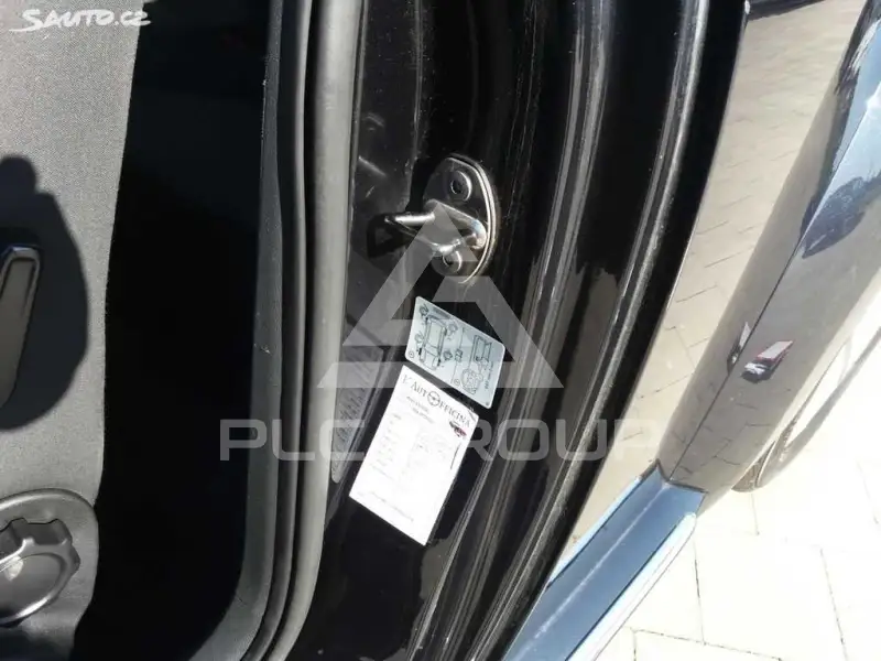 2012 Volkswagen BEETLE
