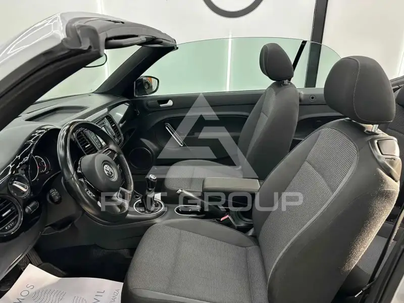 2012 Volkswagen BEETLE