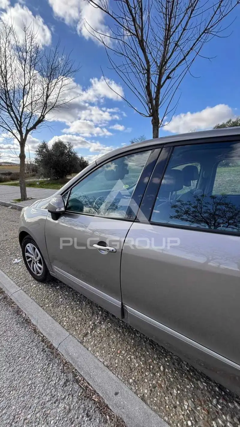 2012 Renault Scenic