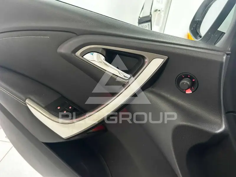 2012 Opel Astra