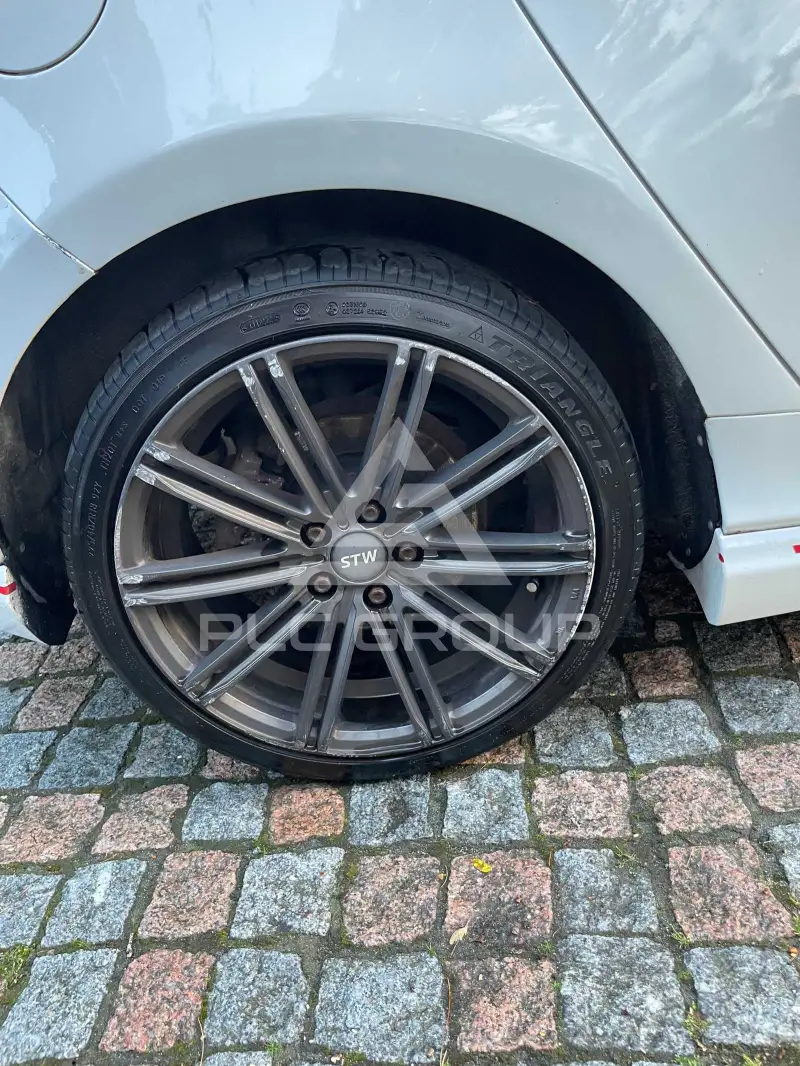 2013 Volvo V40