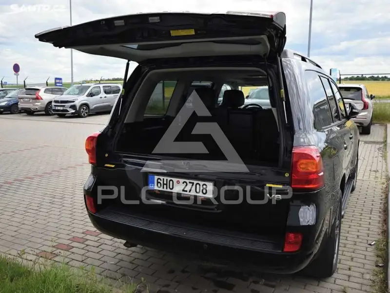 2013 Toyota LAND CRUISER