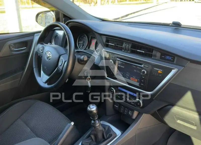 2013 Toyota AURIS