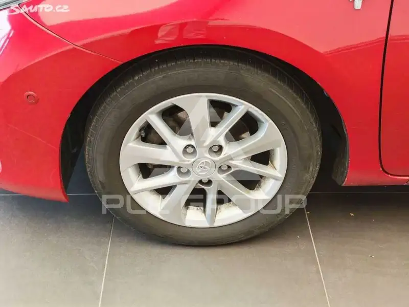 2013 Toyota AURIS