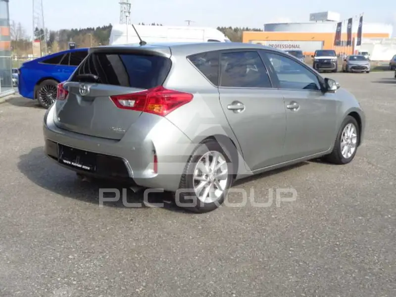 2013 Toyota AURIS