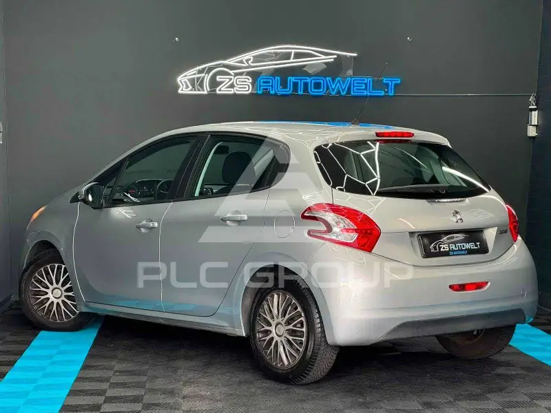 2013 Peugeot 208