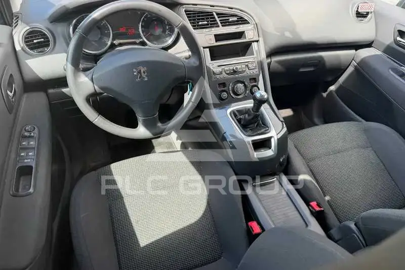 2013 Peugeot 5008