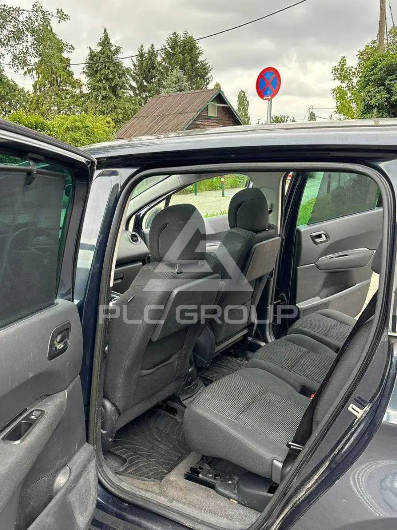 2013 Peugeot 5008
