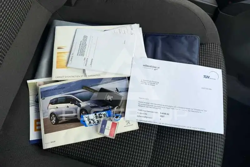 2013 Peugeot 5008
