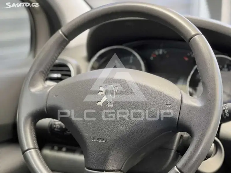 2013 Peugeot 5008
