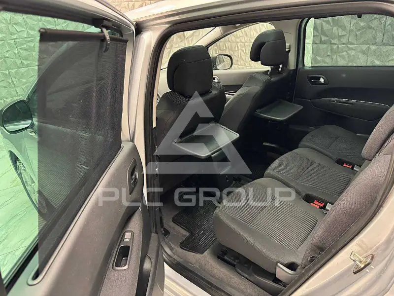 2013 Peugeot 5008