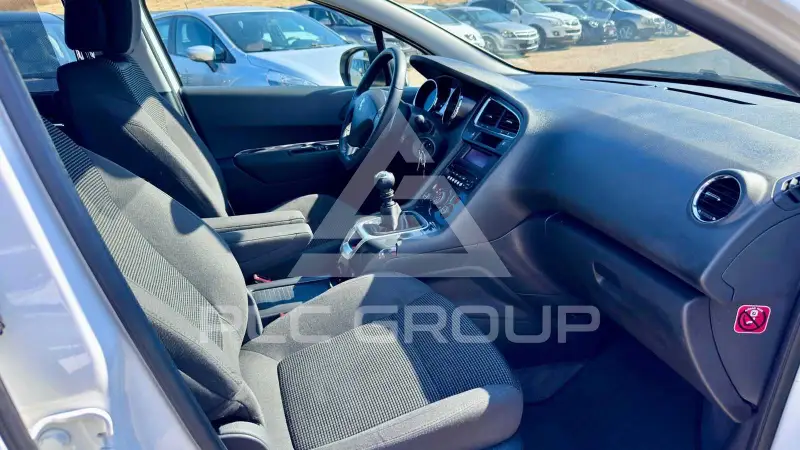 2013 Peugeot 5008