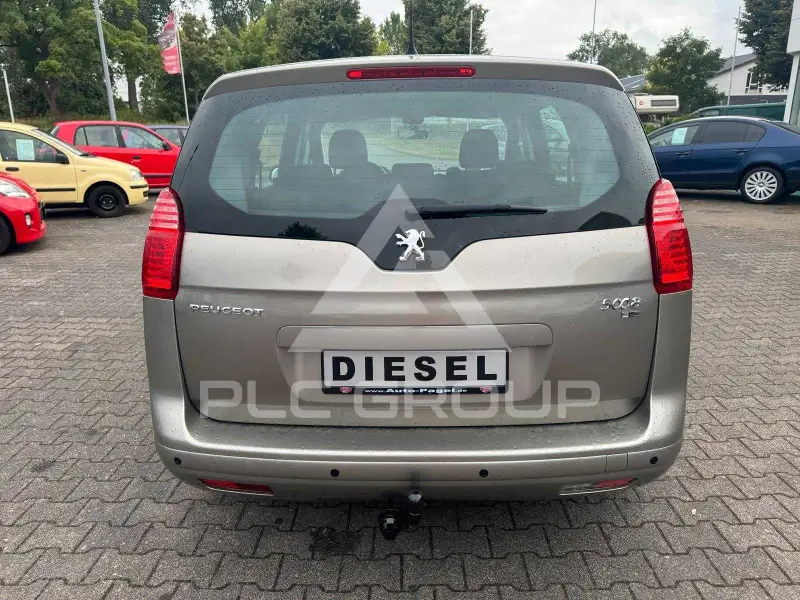 2013 Peugeot 5008