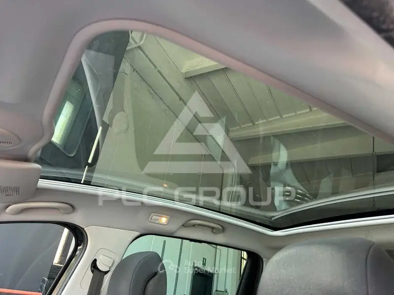 2013 Peugeot 5008