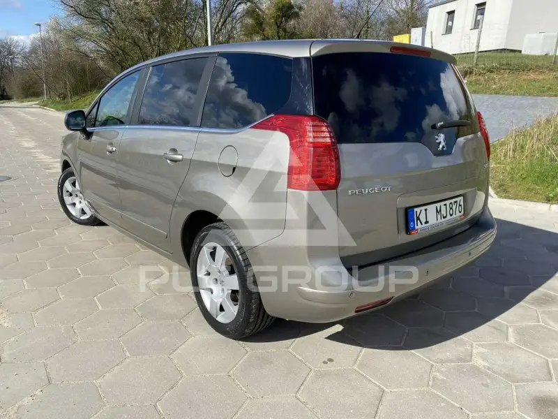 2013 Peugeot 5008