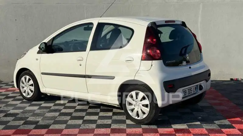 2013 Peugeot 107