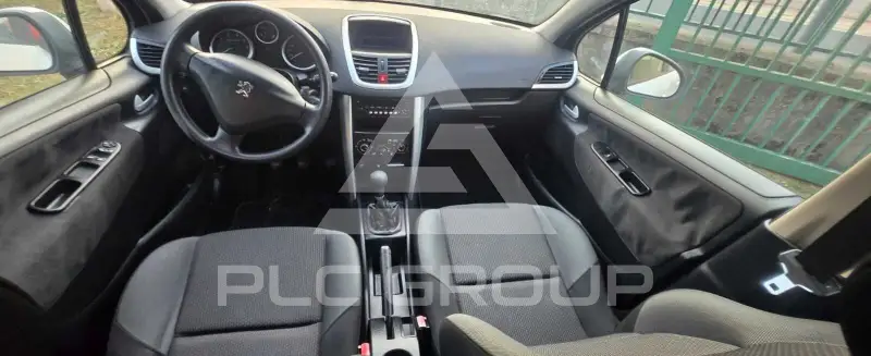 2013 Peugeot 207