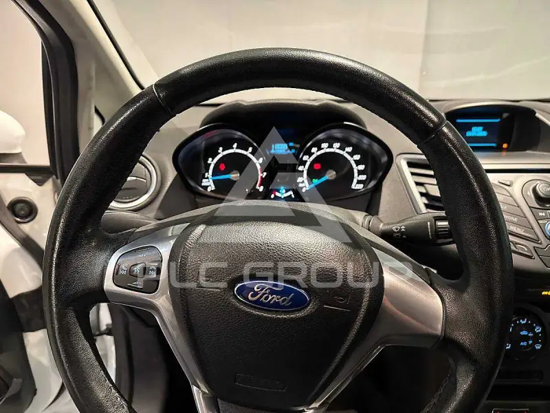 2013 Ford FIESTA