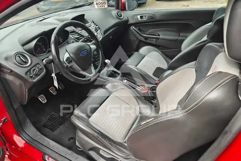 2013 Ford FIESTA