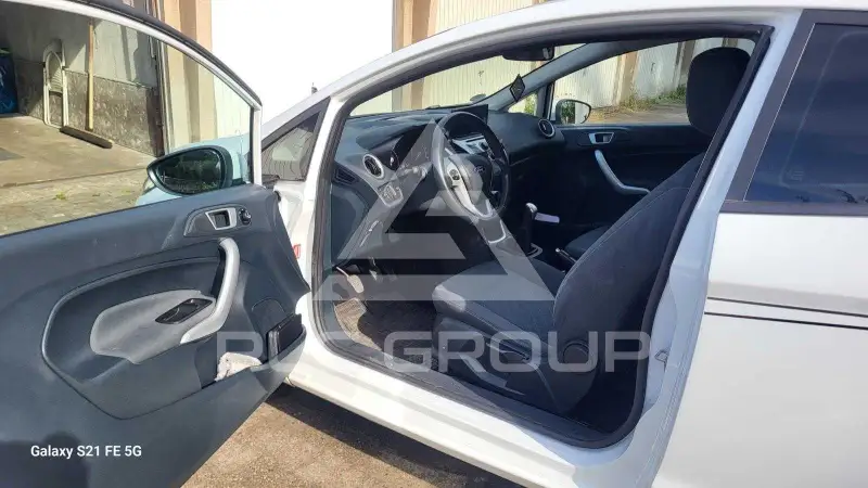 2013 Ford FIESTA