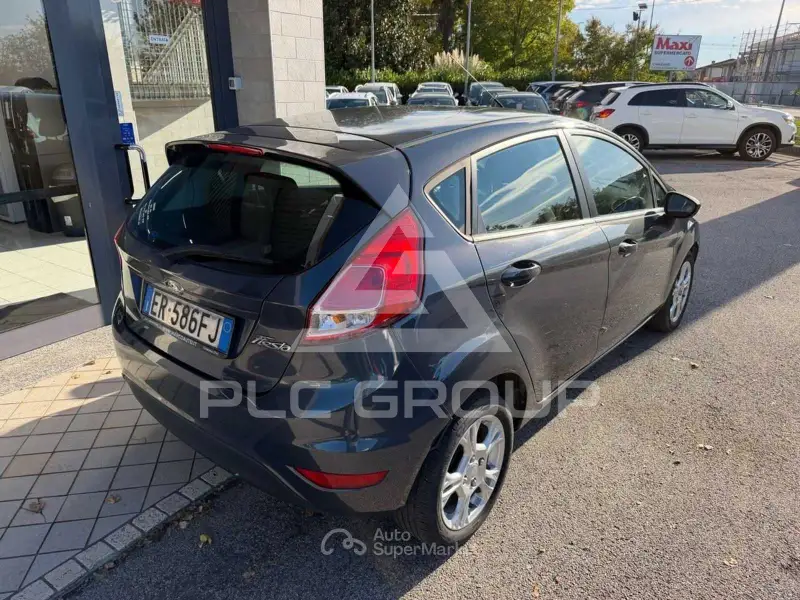 2013 Ford FIESTA