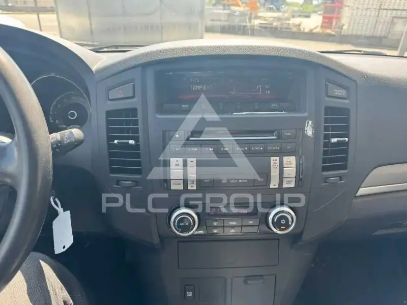 2014 Mitsubishi PAJARO