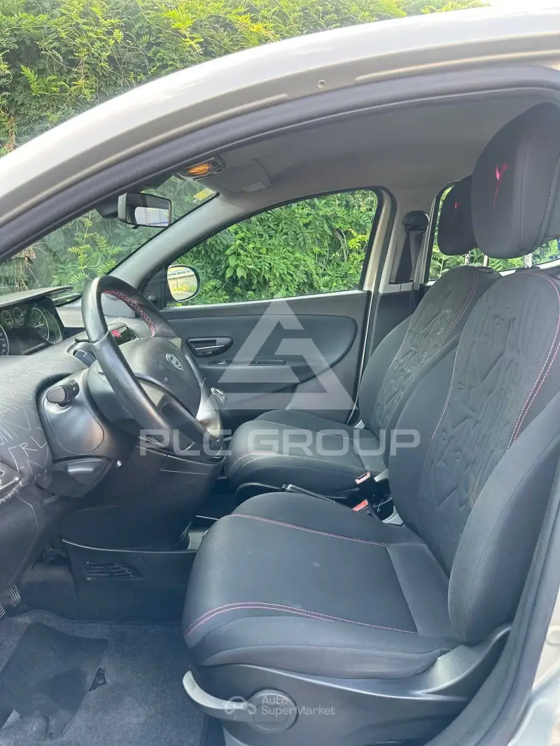 2014 Lancia YPSILON