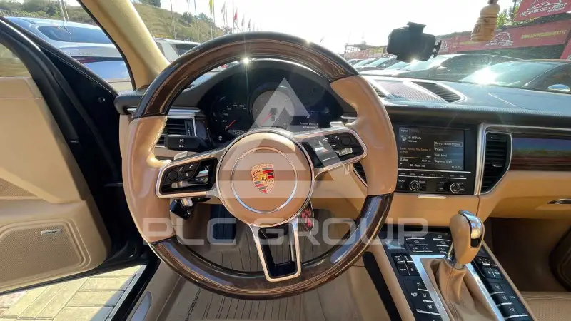 2014 Porsche MACAN