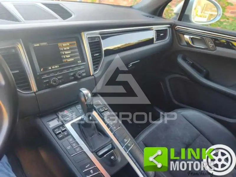 2014 Porsche MACAN