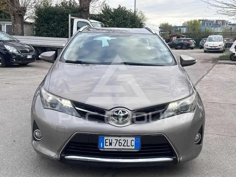 2014 Toyota AURIS