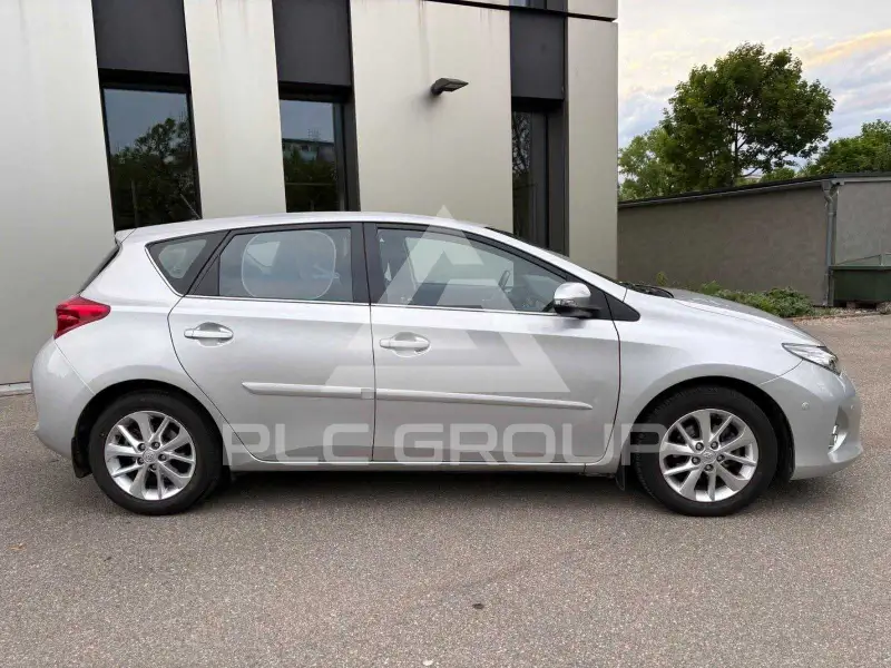 2014 Toyota AURIS