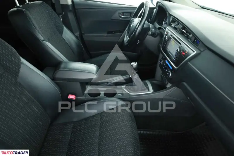 2014 Toyota AURIS